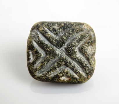 null A bead seal decorated with a geometric pattern

Chlorite 2 cm

Around the 3rd...