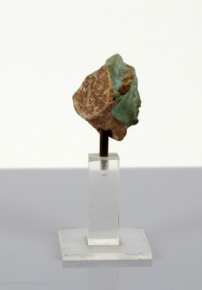 null Tête de jeune femme

Fritte 3.1 cm

Egypte époque romaine