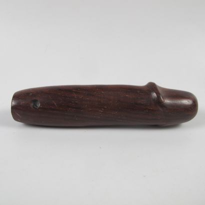 null Phallic amulet in precious wood

7.5 cm

Drilling for suspension

Thailand