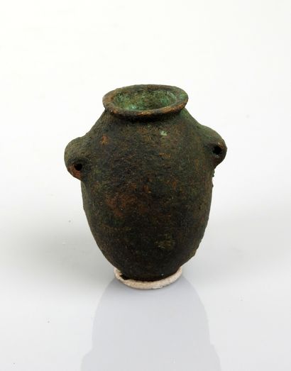 null Hanging vase with pierced handles

Bronze 4.5 cm

Ancient period