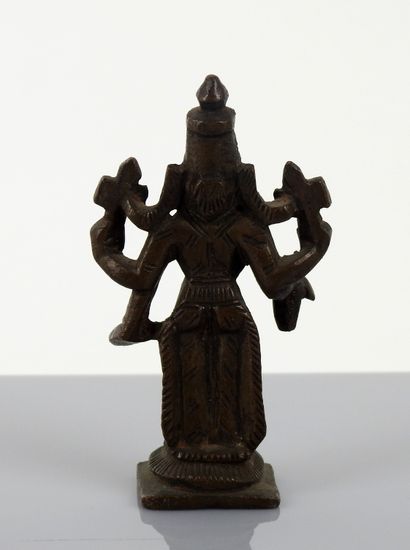 null Asian statuette representing a goddess with several arms

Brass 11 cm

Chin...