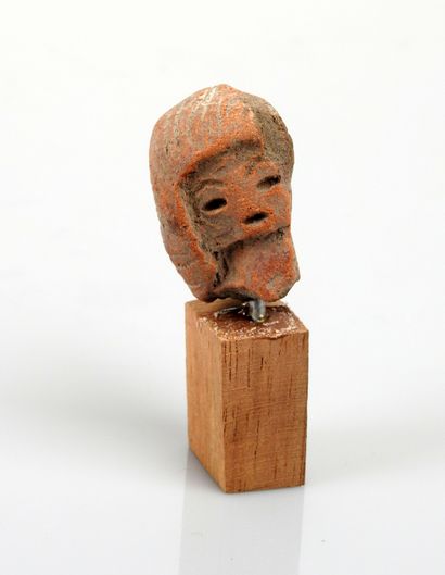 null Head of a character

Terracotta 2.8 cm

Pre-Columbian America Valdivia cut