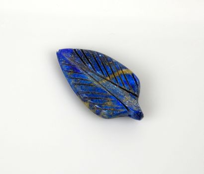 null Feuille amulette symbole de résurrection

Lapis lazuli IIe millénaire 4 cm