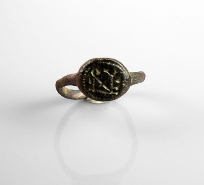 null Signet ring with a monogram

Bronze Finger size 60

Merovingian period