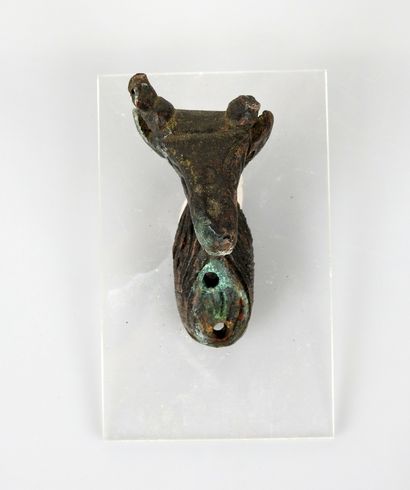 null Applique représentant un cerf

Bronze 5.6 cm