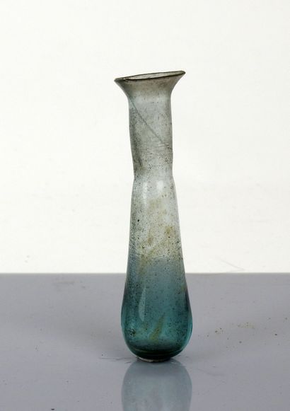 null Balsamaire with long neck in a nice sky blue color

Glass 9 cm

Roman perio...