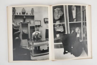null CARTIER BRESSON Henri : Images à la sauvette. Editions verve, 1952. Intérieur...