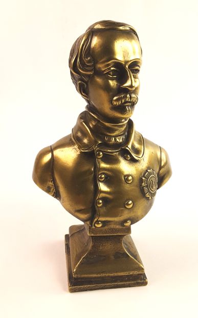 null LOUIS-NAPOLEON Prince-Président (futur Napoléon III) / Buste en bronze reposant...