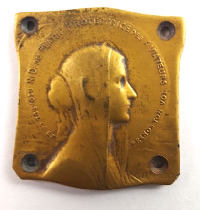 null AVIATION – Médaille de Notre-Dame du Platin, plaquée or mat (poinçon « PR »),...