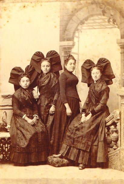null ALSACE / Rare ensemble de 21 photographies originales XIX° de femmes alsaciennes...
