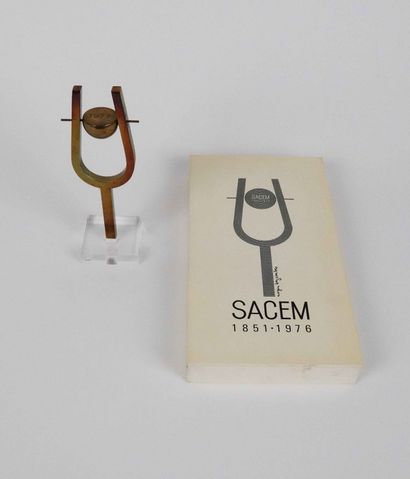 null Roger Bezombes (1913-1994)

Diapason Sacem, 1977

Epreuve en bronze éditée pour...