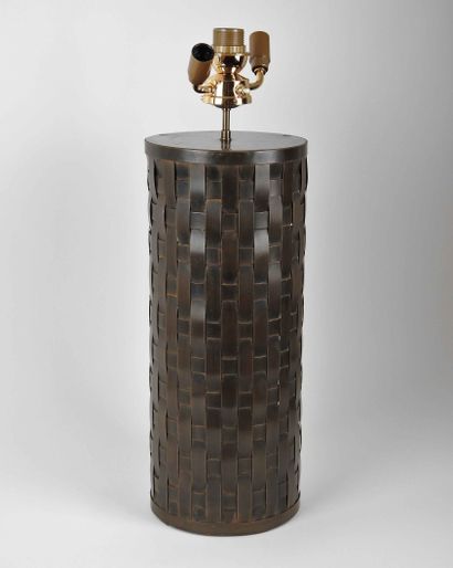null Nicolas Aubagnac (né en 1971)

Lampe de table en alliage de bronze tressé

Edition...