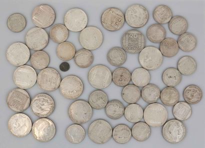 null Lot de pièces et médailles diverses dont argent bas titre (=21 X 20 francs Turin...