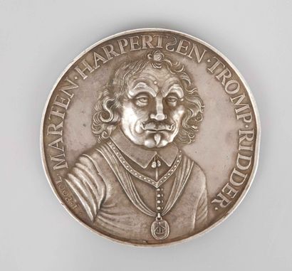 null PAYS BAS

Médaille commémorant la mort de l’amiral Marten van Tromp en 1653

Argent...