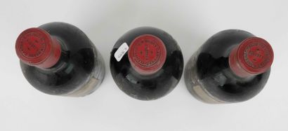 null 3 bouteilles Brane Cantenac 1957 

Étiquettes tachées, niveau légèrement bas...