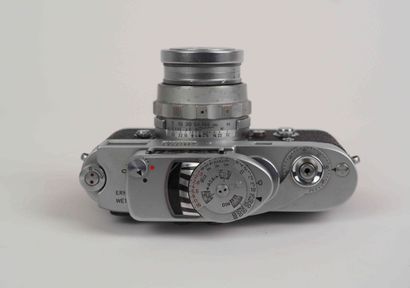 null Appareil photographique Leica M2 n°1043077 (1962) avec objectif Elmar 4/9 cm...