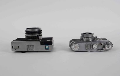 null Set of two cameras: Foca Universal n°200 044 R with Foca Oplarex 1.9/5cm lens...