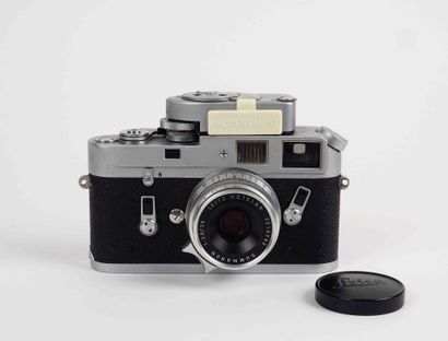 null Leica M4 camera n°1232114 (1969) with Summaron 2.8/35 mm lens n°2218792 (1966,...