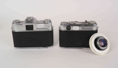 null Ensemble de deux appareils photographiques divers : Kodak Retina Reflex III...