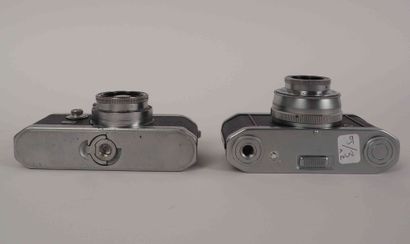 null Set of two cameras: Foca Universal n°208 936 R with Foca Oplarex 1.9/5cm lens...