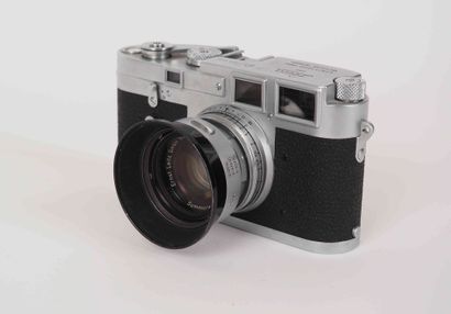 null Appareil photographique Leica M3 n°775049 (1955, double armement) avec objectif...