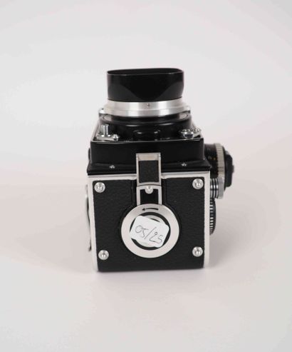 null Appareil photographique Rolleiflex 2.8 F n°2477770 avec objectifs Carl Zeiss...