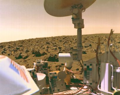 null NASA. Mission Viking 2. Superbe vue de la Planète MARS et d'un champ de roches...
