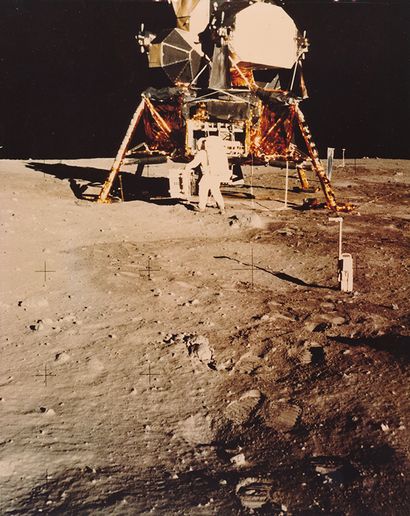 null Nasa. Beau Format SANS MARGE. L'astronaute Buzz ALDRIN devant le module lunaire...