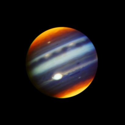 null Nasa. Image scientifique composite en infrarouge couleur de Jupiter montrant...
