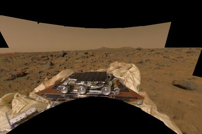 null NASA. Planet MARS. Pathfinder mission. One of the first images of the Pathfinder...