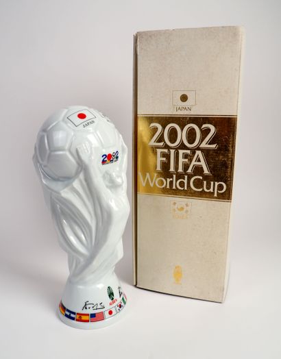 null Football/Coupe du Monde 2002/Asie/Brésil. Spectaculaire réplique-flacon d'alcool,...