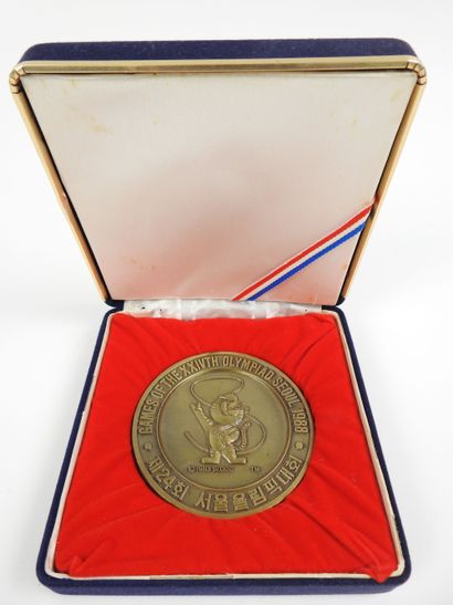 Jeux Olympiques. Séoul 1988, médaille commémorative...