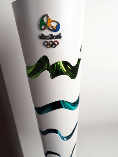 null Olympic Games/Rio, summer 2016/ Amazing official torch with its two positions,...