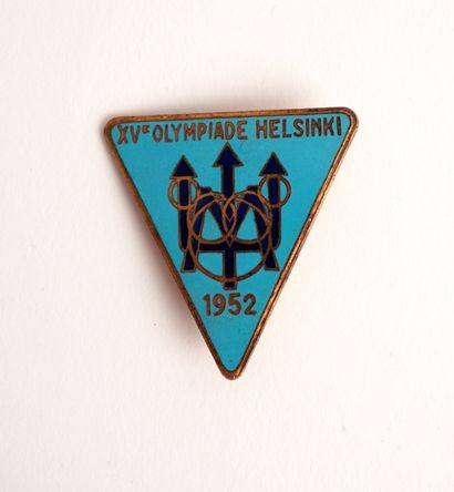 null Jeux Olympiques/Helsinki, été 1952. Curieux et rarissime badge triangulaire...