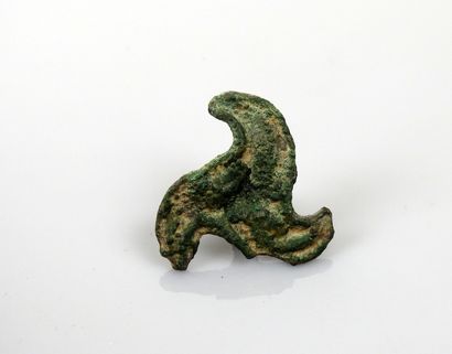 null Sceau en forme de triskel

Bronze 3.3 cm

Bactriane Fin du III ème millénaire...
