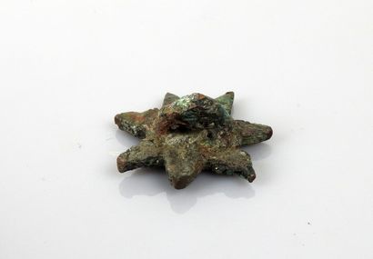 null Sceau en forme d’étoile en creux

Bronze 3.5 cm

Bactriane Fin du III ème millénaire...