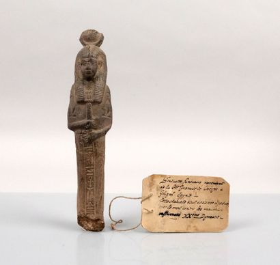 null Statuette bearing the Hathor crown, inscribed with a column of hieroglyphs,...