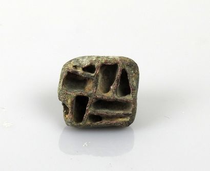 null Quadrangular seal with geometric pattern of recessed boxes

Bronze 2.3 cm

Bactria...