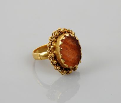 null Beautiful ring with calligraphy intaglio decoration

Gold and Carnelian Finger...