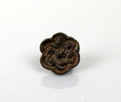 null Sceau à motif floral

Bronze 2 .7 cm

Bactriane Fin du III ème millénaire avant...