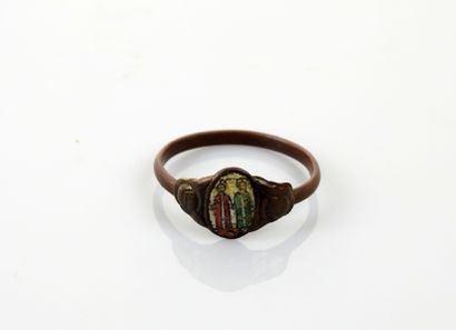 null Ring decorated with two saint on foot in enamel

Bronze finger size 59

18th-19th...