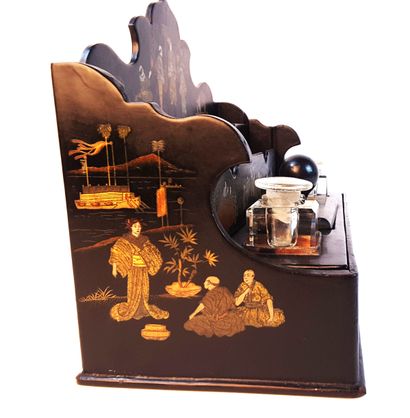 null SECOND-EMPIRY - "CHINOISERIE" / Desk set in black lacquered wood decorated with...