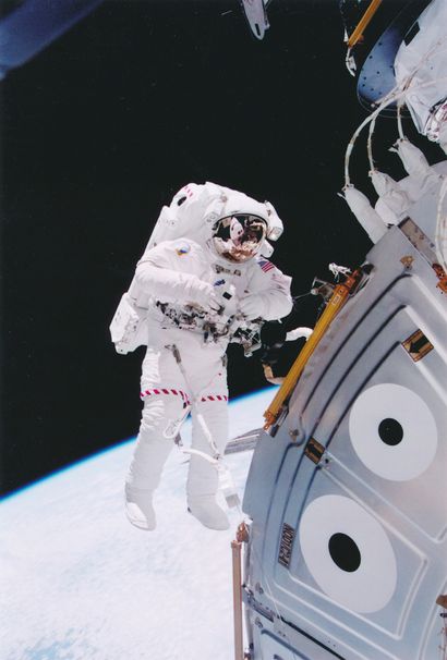 NASA Nasa. Mission de la navette spatiale (STS-92) à bord de la Station Spatiale...