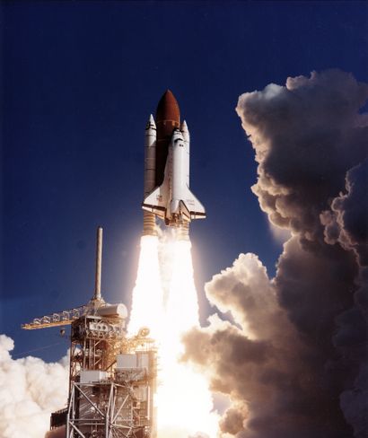 NASA NASA. Superbe tableau photographique du lancement de la navette spatiale DISCOVERY...