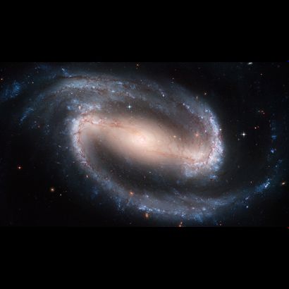 NASA Nasa. TELESCOPE HUBBLE. Magnifique vue d'une galaxie spirale barrée située dans...
