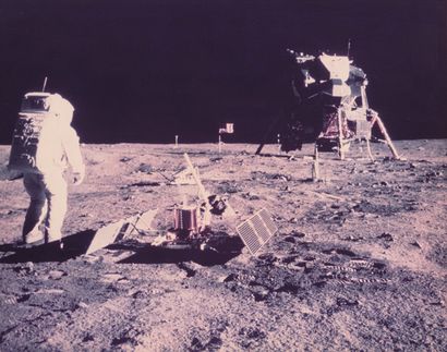 NASA Nasa. Mission Apollo 11. Belle perspective montrant le théâtre de la mission...