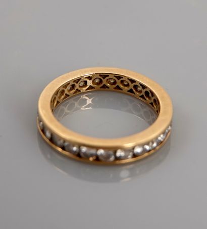 null Yellow gold wedding band, 750 MM, highlighted with diamonds, 1 carat approximately,...
