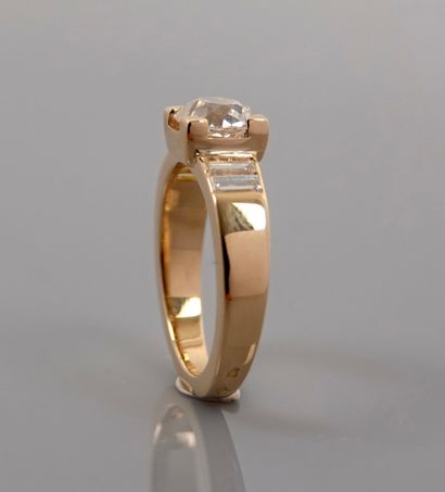 null Bague solitaire en or jaune, 750 MM, ornée d'un diamant pesant 0,80 carat serti...