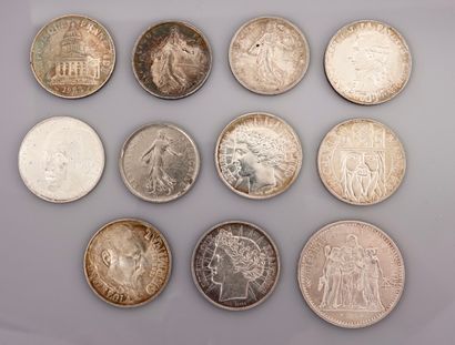 null Lot : Pièce de 10 francs 1965, 3 pièces de 5 francs 1960 (2) et 1970, 100F Communauté...