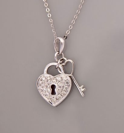 null Chaîne portant un pendentif en coeur et clé d'or gris, 750 MM, longueur 40 cm,...